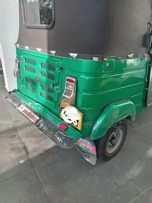 Bajaj RE 2018