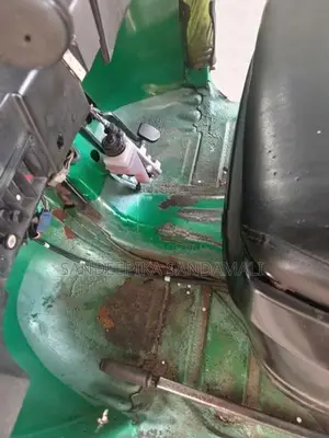Bajaj RE 2018