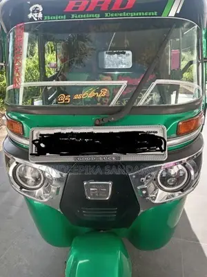 Bajaj RE 2018