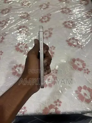 Apple iPhone 13 (Used)