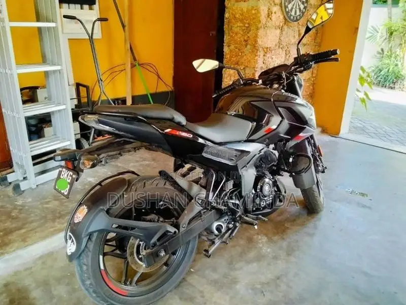 Bajaj Pulsar N160 2025