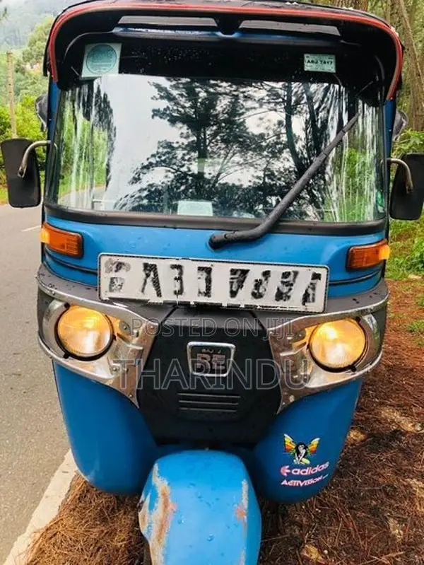Bajaj RE Re205 2017