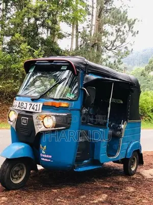Bajaj RE Re205 2017
