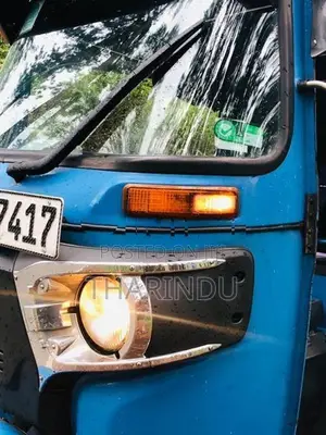 Bajaj RE Re205 2017