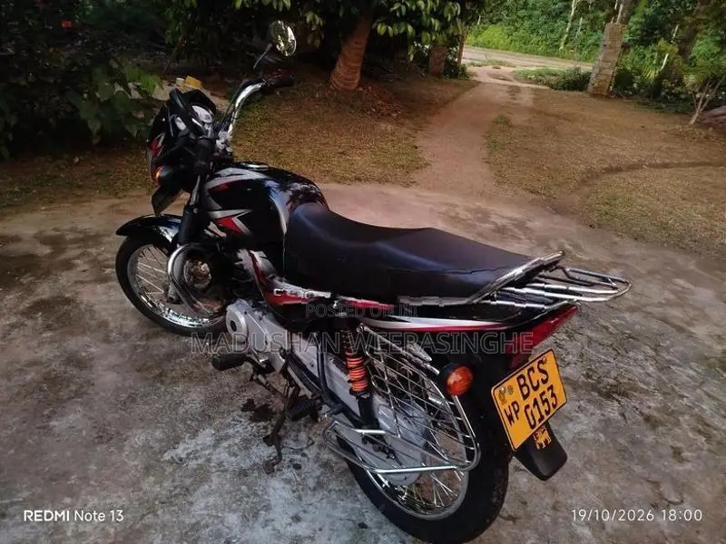 Bajaj CT100 2015