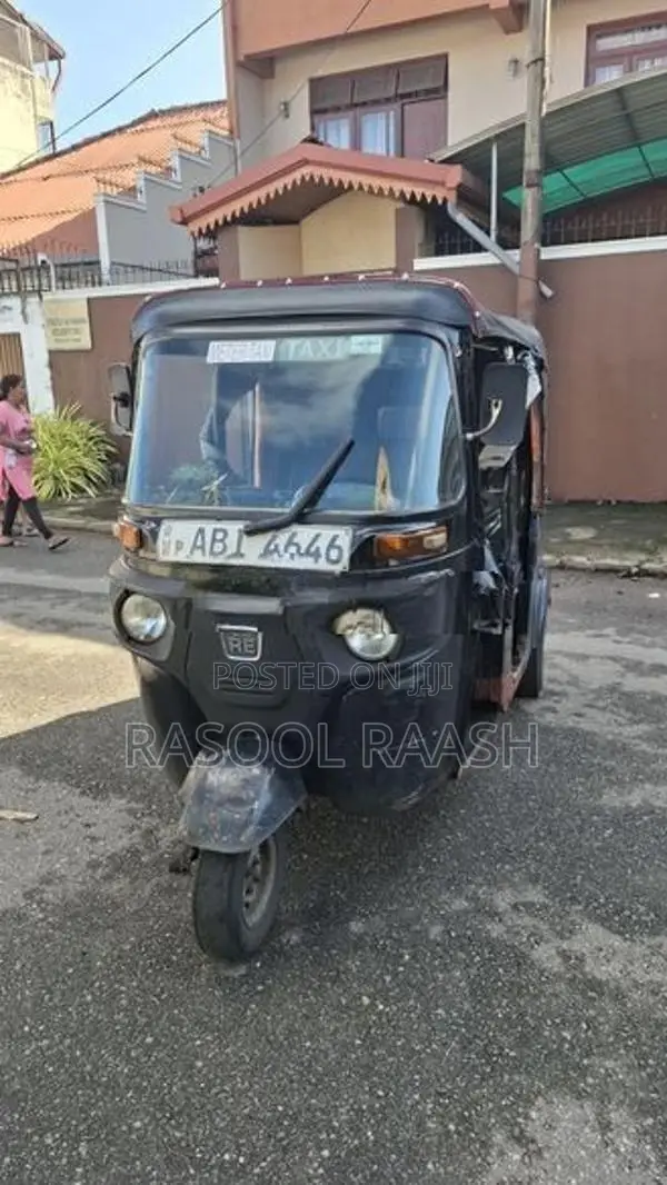 Bajaj RE 2015