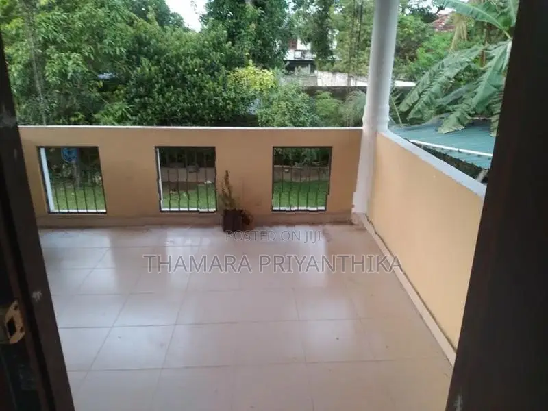 Upstair Annex For Rent. Talawatugoda