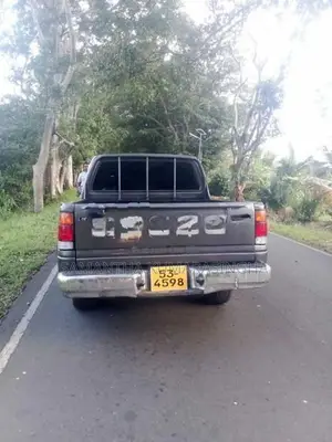 Isuzu Bighorn 1989