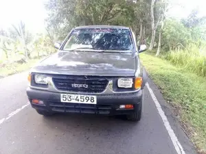 Isuzu Bighorn 1989