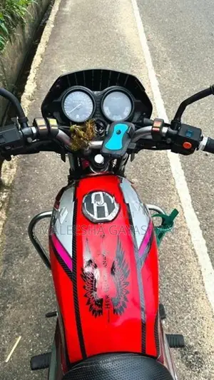 Bajaj CT100 2004