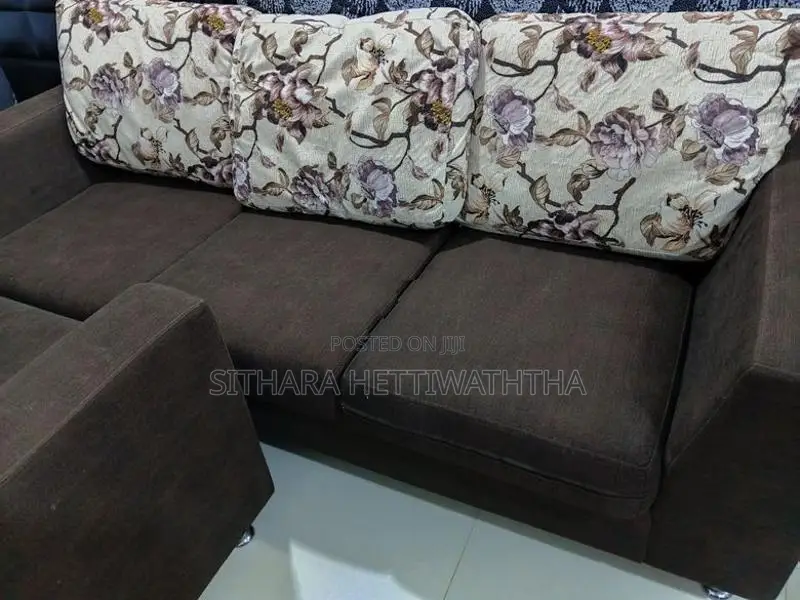 Damro Sofa Set