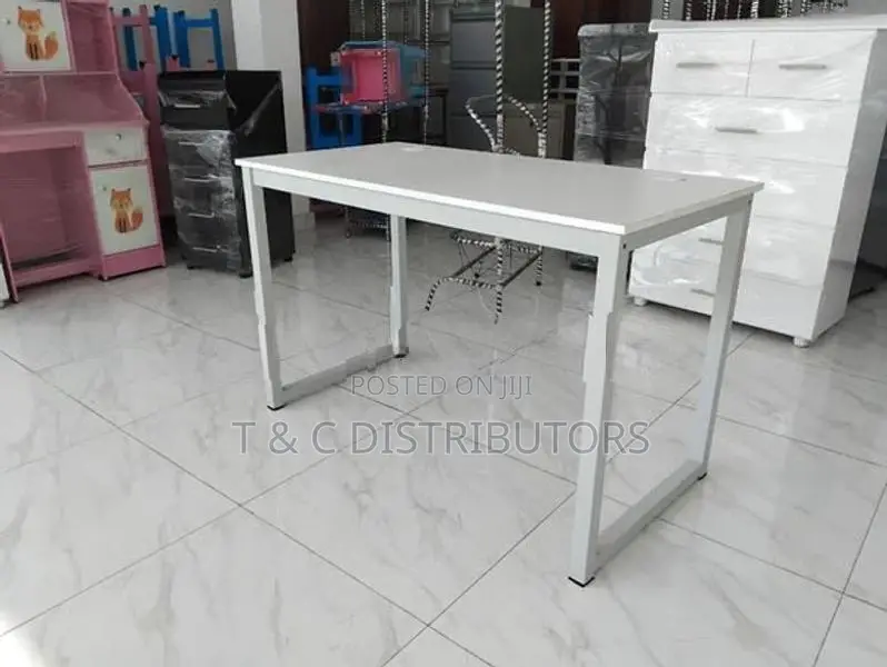 4*2 White Steel Leg Computer Tabel