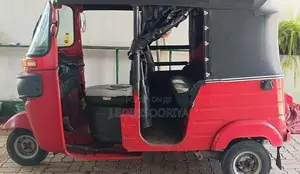 Bajaj RE 2018