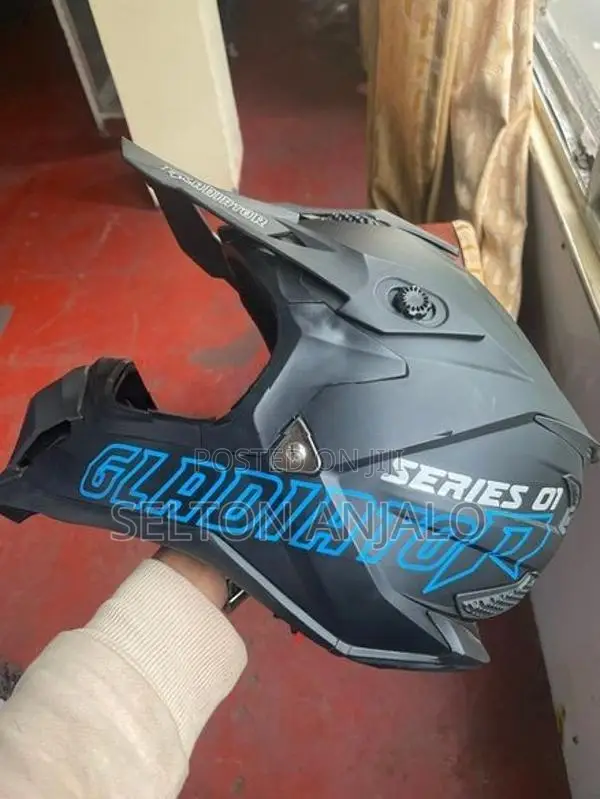 Gladiator Series 01 Helmet