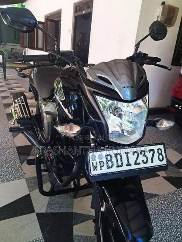 Honda CB Trigger 2016