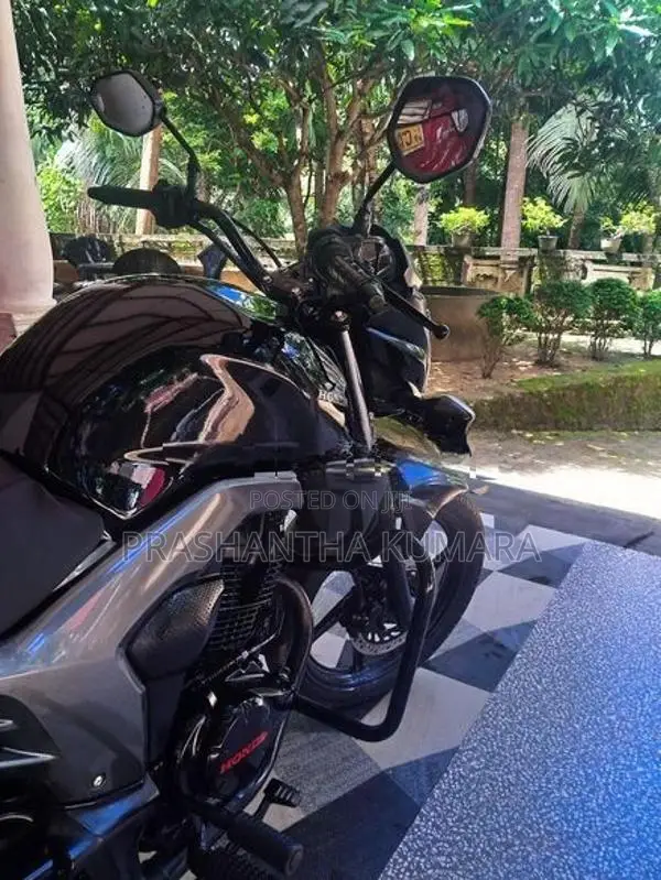 Honda CB Trigger 2016