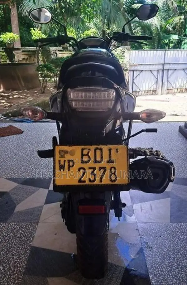 Honda CB Trigger 2016