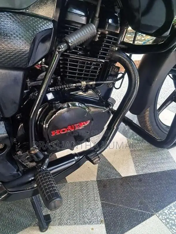 Honda CB Trigger 2016