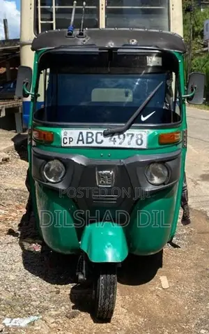 Bajaj RE 2015