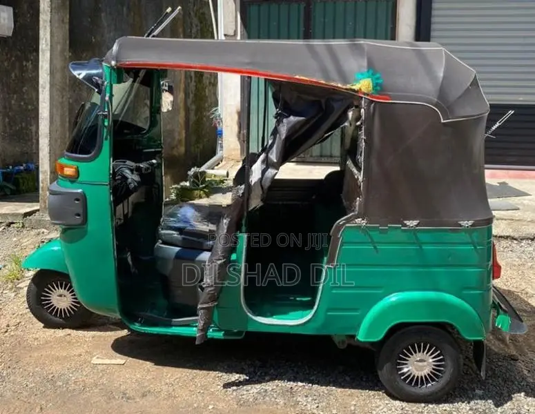 Bajaj RE 2015