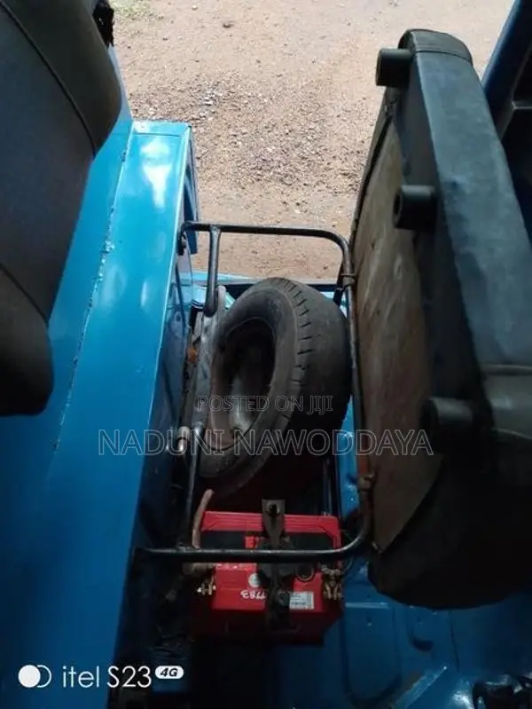 Bajaj RE 2013