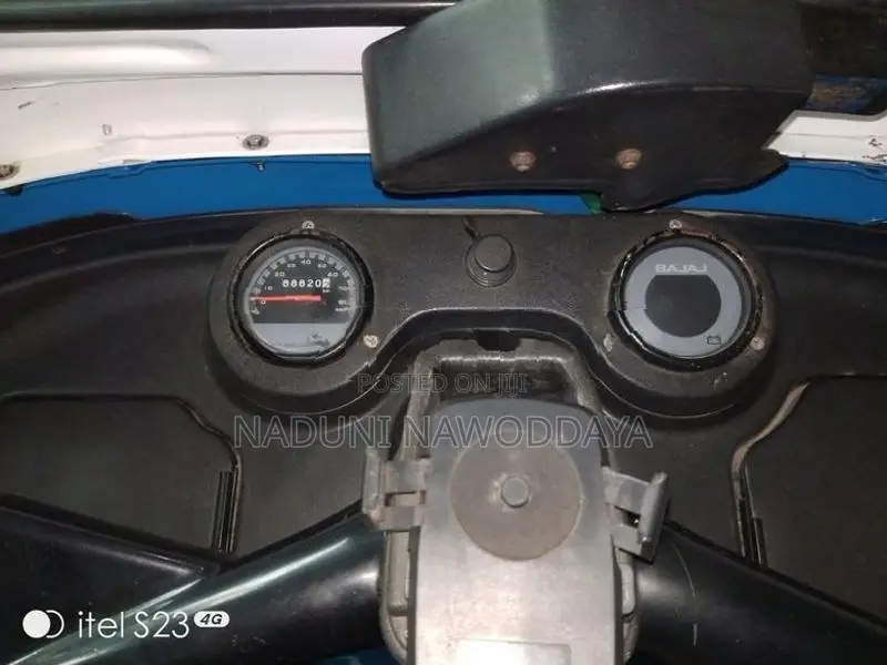 Bajaj RE 2013