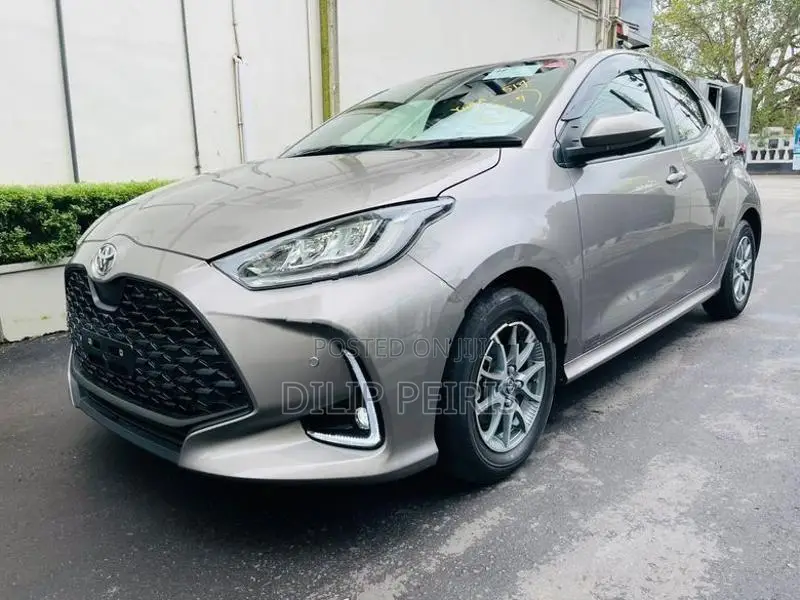Toyota Yaris G LED Fog Alloy BSM 2024