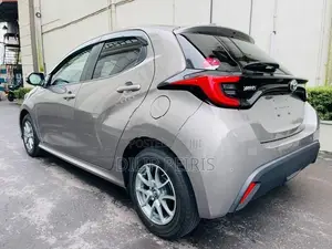 Toyota Yaris G LED Fog Alloy BSM 2024