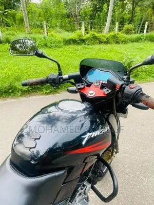Bajaj Pulsar 180 2018