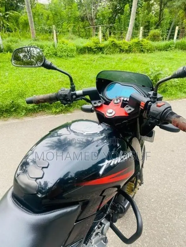 Bajaj Pulsar 180 2018