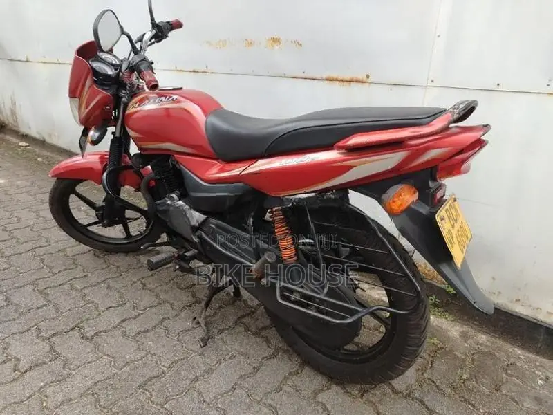 Bajaj Platina 100 2015