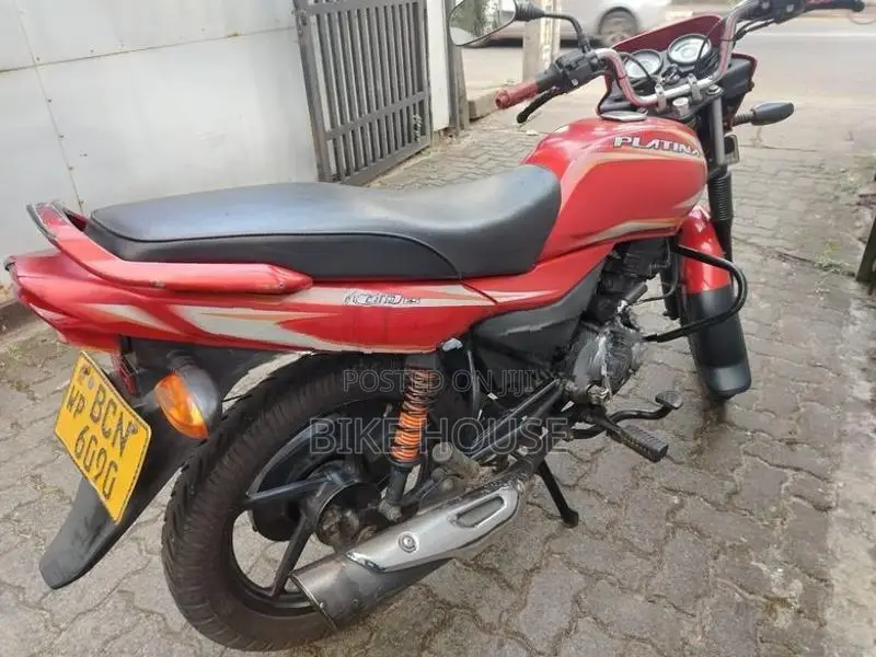 Bajaj Platina 100 2015