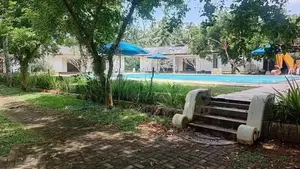 කටාන මීගමුව පාරට මීට්ර් 500 යි බිම්කොටස්