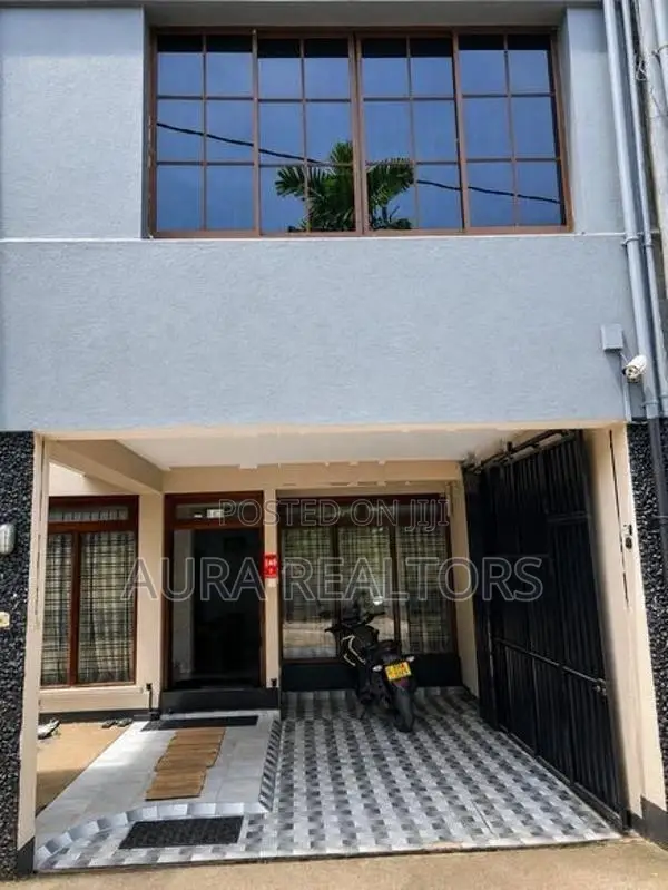 2-Storey House for Sale – Colombo 05 (p-366)