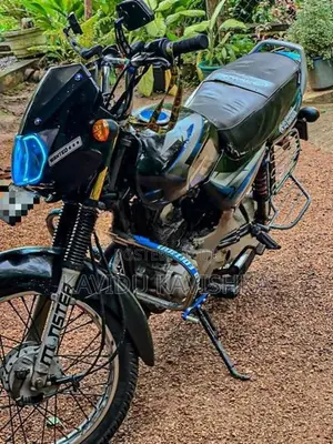 Bajaj CT100 2012