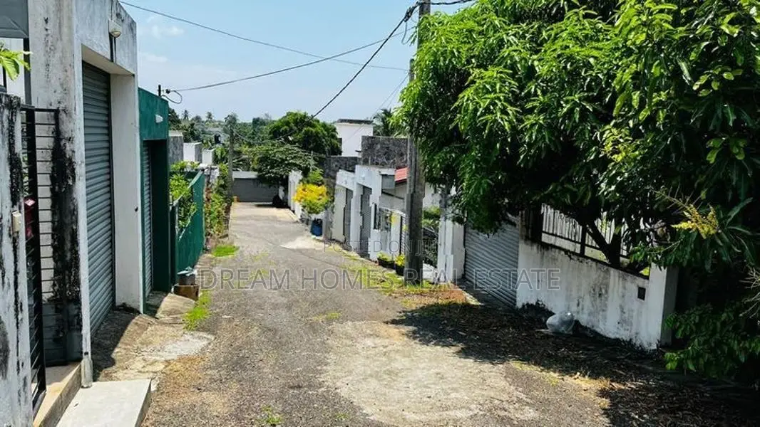 Luxury Prime Single House For Sale In Piliyandala