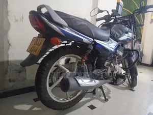 Bajaj CT100 2023