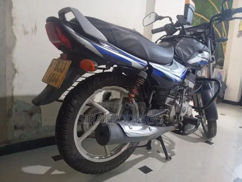 Bajaj CT100 2023
