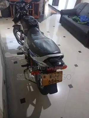 Bajaj CT100 2023