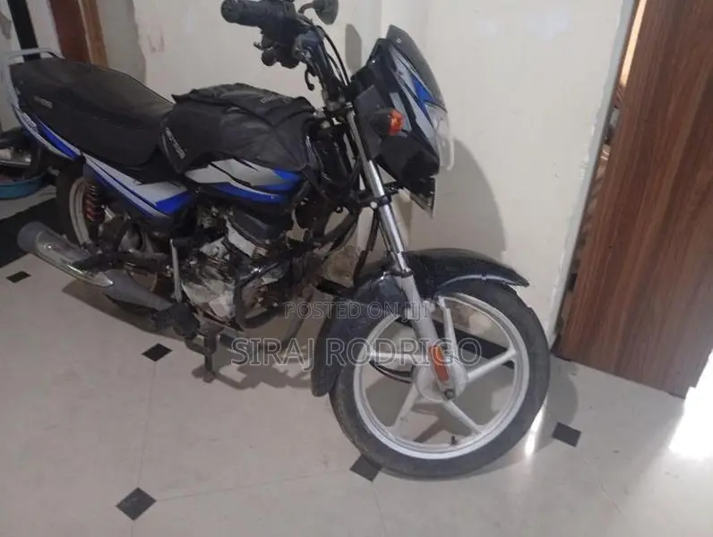 Bajaj CT100 2023