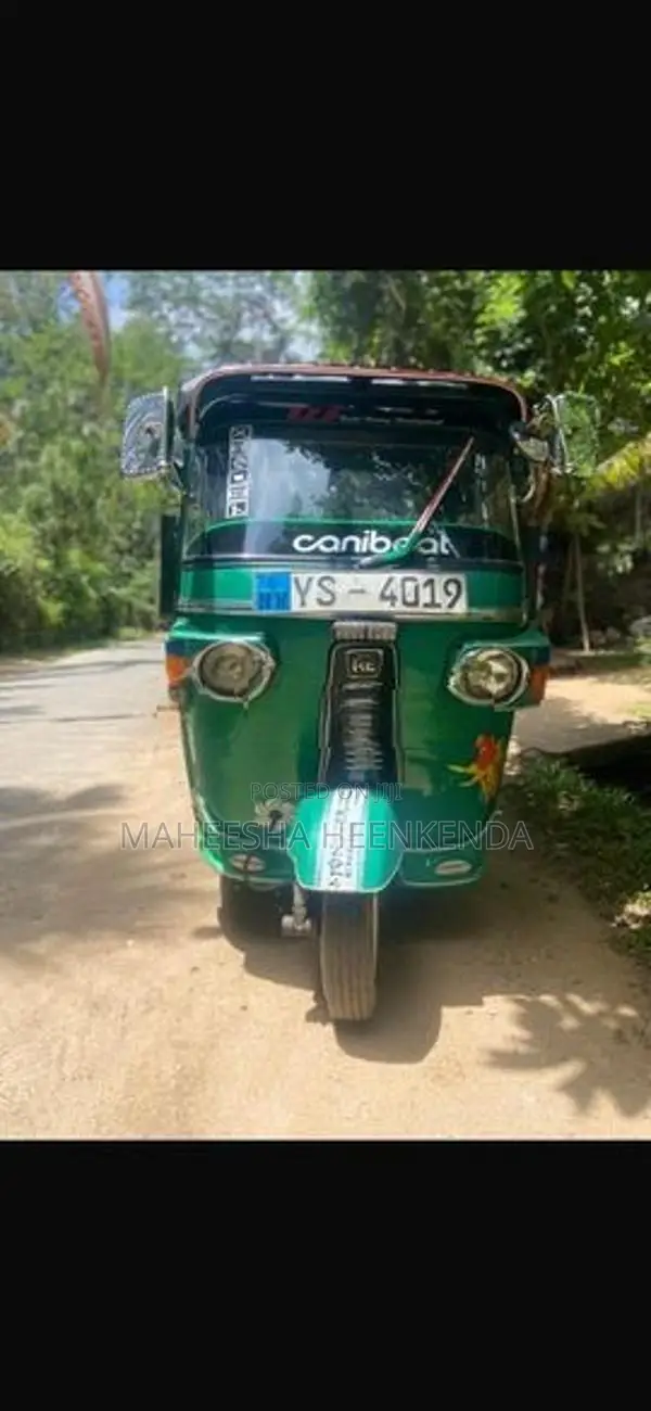 Bajaj RE 2011