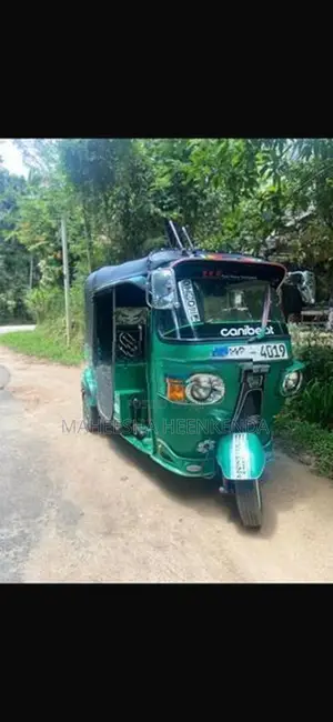 Bajaj RE 2011