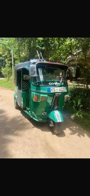 Bajaj RE 2011