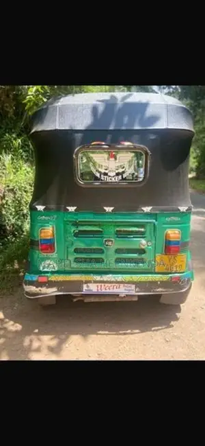 Bajaj RE 2011