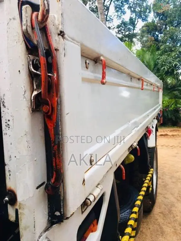 Isuzu 250 තට්ටුව