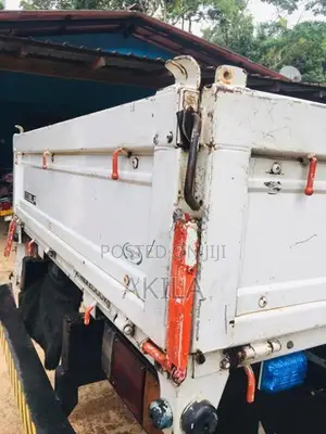 Isuzu 250 තට්ටුව