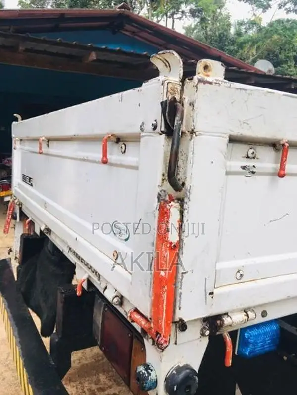 Isuzu 250 තට්ටුව