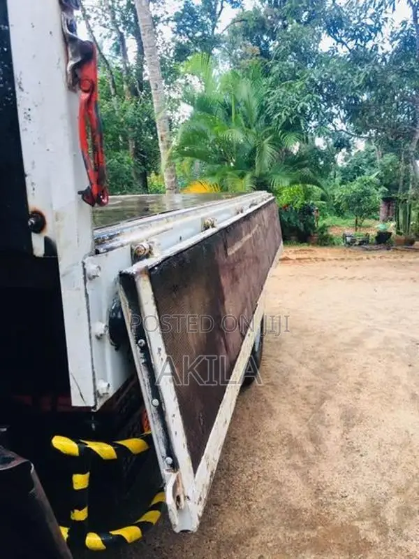 Isuzu 250 තට්ටුව