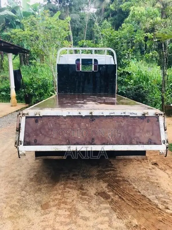Isuzu 250 තට්ටුව