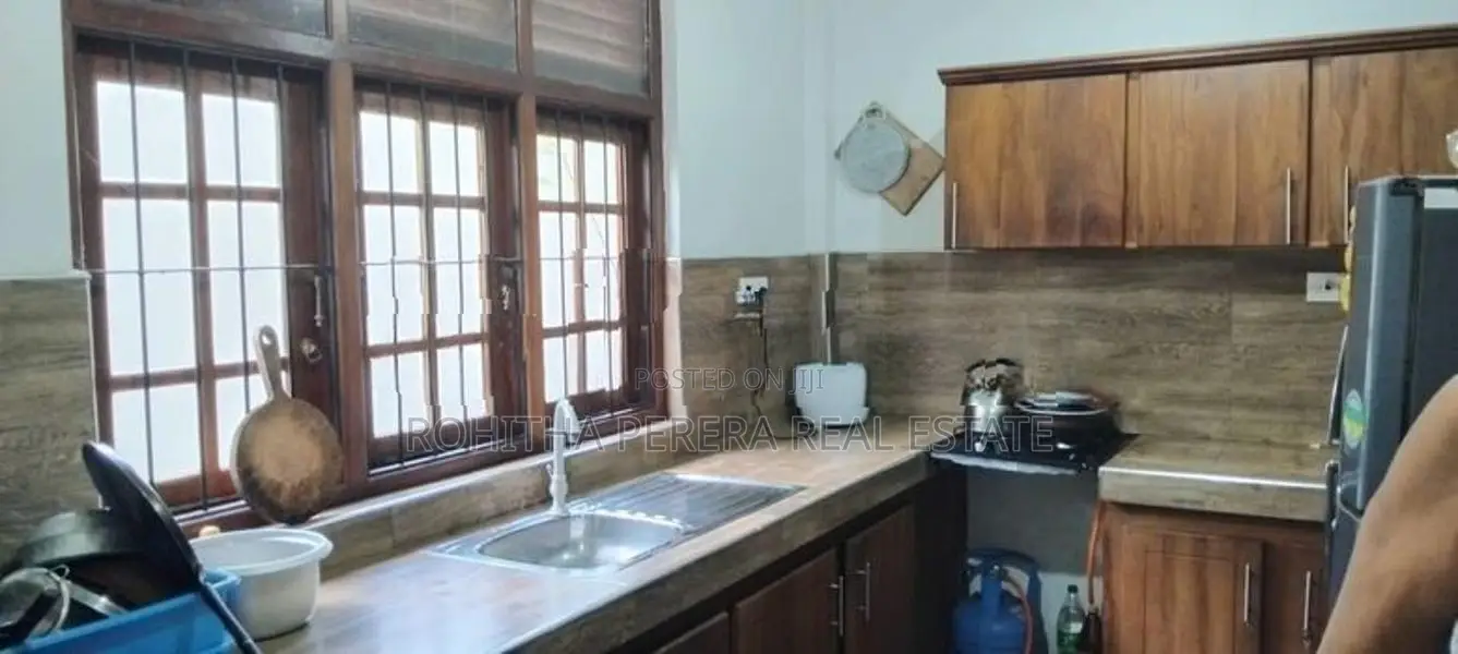 Nugegoda Thalapath Pitiya 3 Unit House For Sale